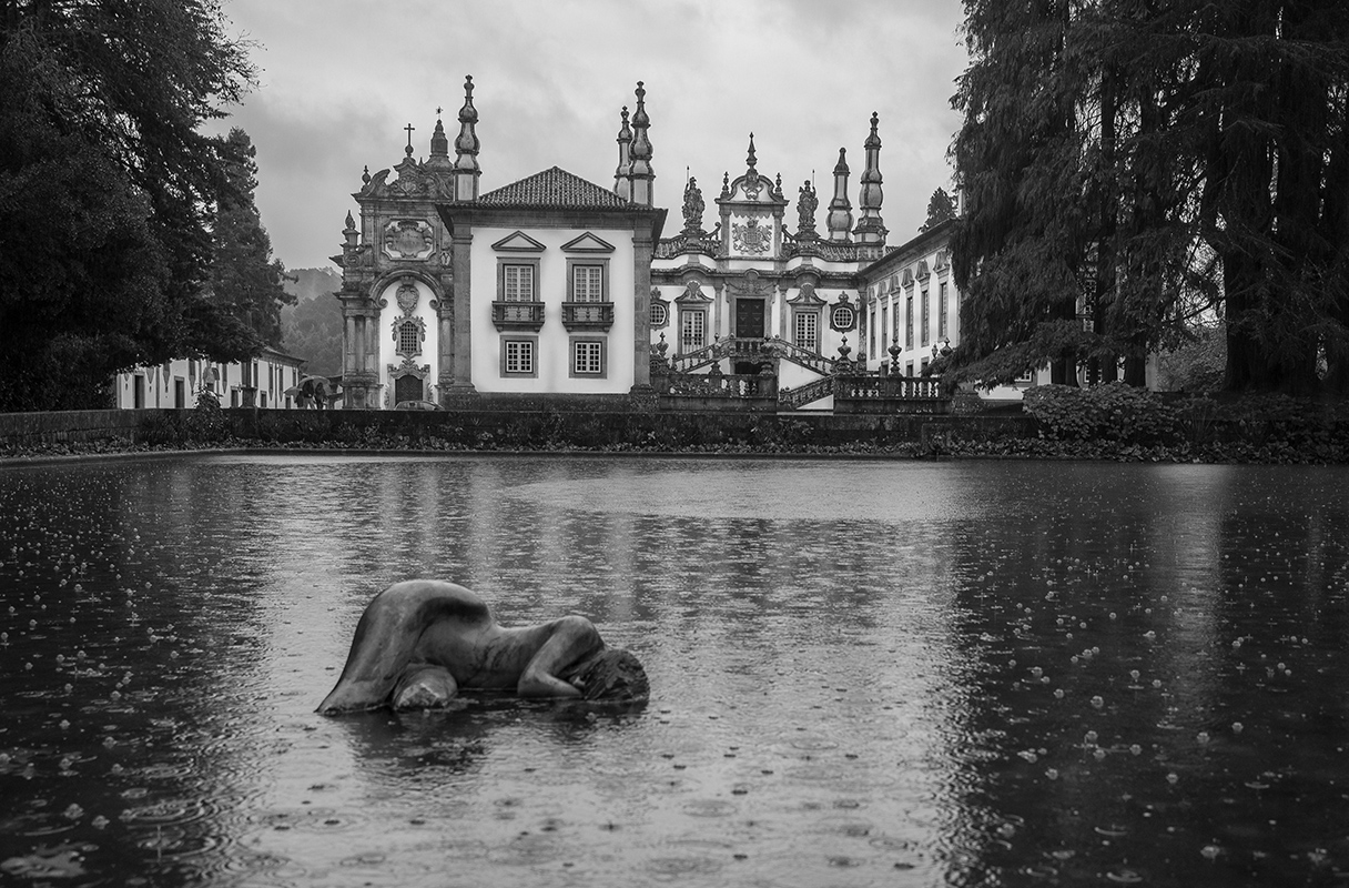 Rainy Night at Mateus Palace - Digital(Monochrome) - Bob Muschewske